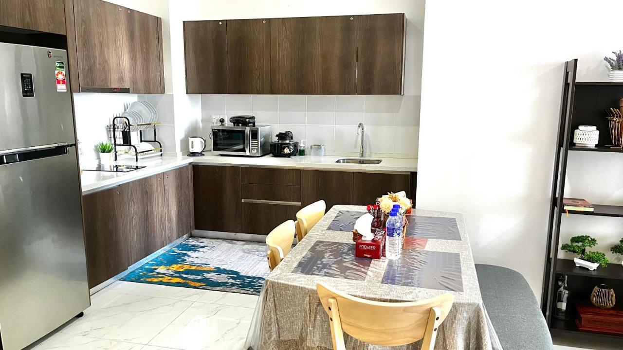 Golden Troika Kota Bharu - 2 Bedrooms Екстериор снимка
